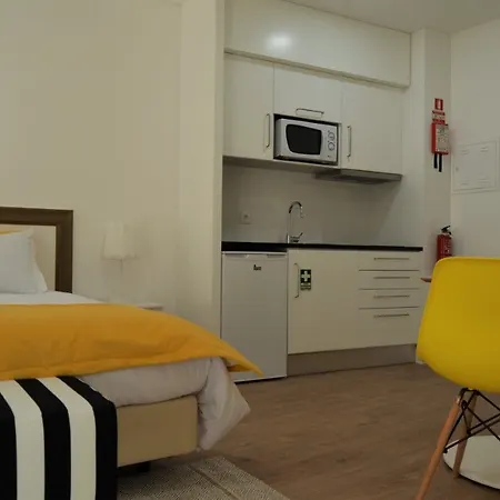 Hotel Studios Funchal 104 By Homing 3*